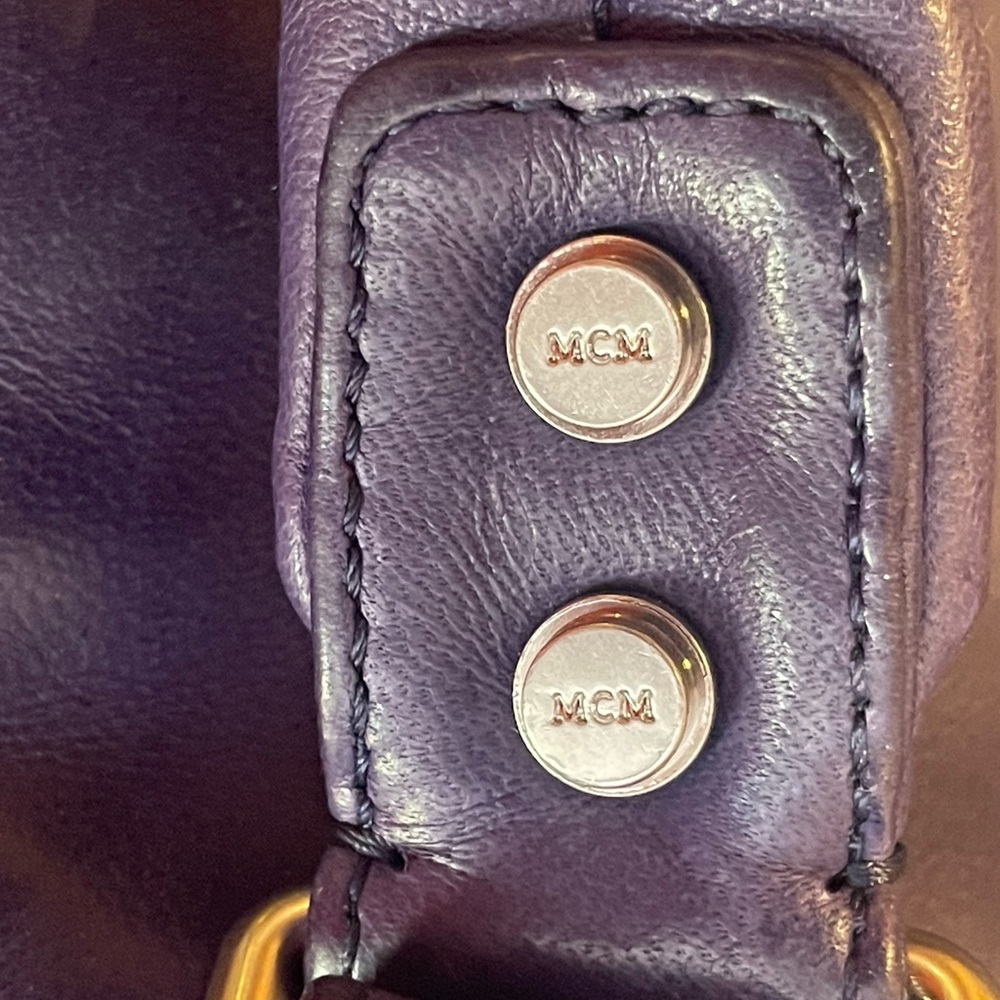 MCM rare dark purple Leather backpack! EUC! Apx 12 x 14 x 5“ - Picture 7 of 13